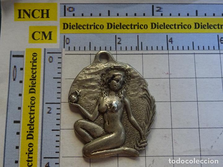 Sammlung von Schl&uuml;sselanh&auml;ngern: LLAVERO DE MELILLA. RESTAURANTES BARES PUBS DISCOTECAS. BAR PUERTO ESTACI&Oacute;N MAR&Iacute;TIMA MUJER SIRENA