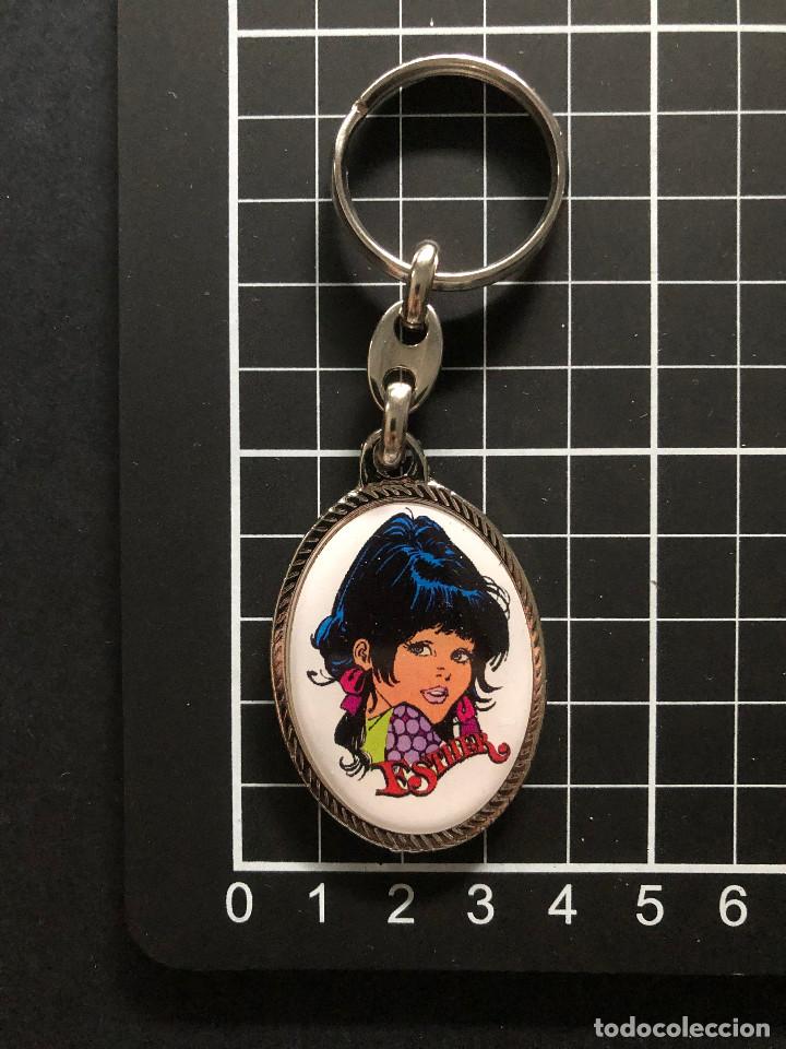 Collectionnisme de portes-cl&eacute;s: LLAVERO METAL Y RESINA ESTHER , ESTHER Y SU MUNDO, ESTER ,OVALADO, ORNAMENTO, NUEVO Y SIN USO