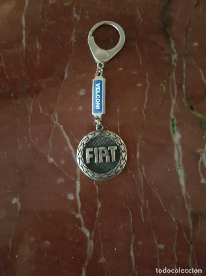 Coleccionismo de llaveros: Llavero de metal concesionario velconi FIAT
