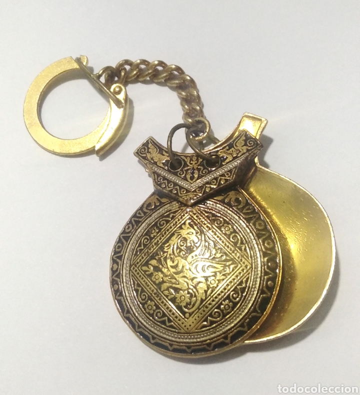 Coleccionismo de llaveros: ANTIGUO LLAVERO DAMASQUINADO CASTA&Ntilde;UELAS