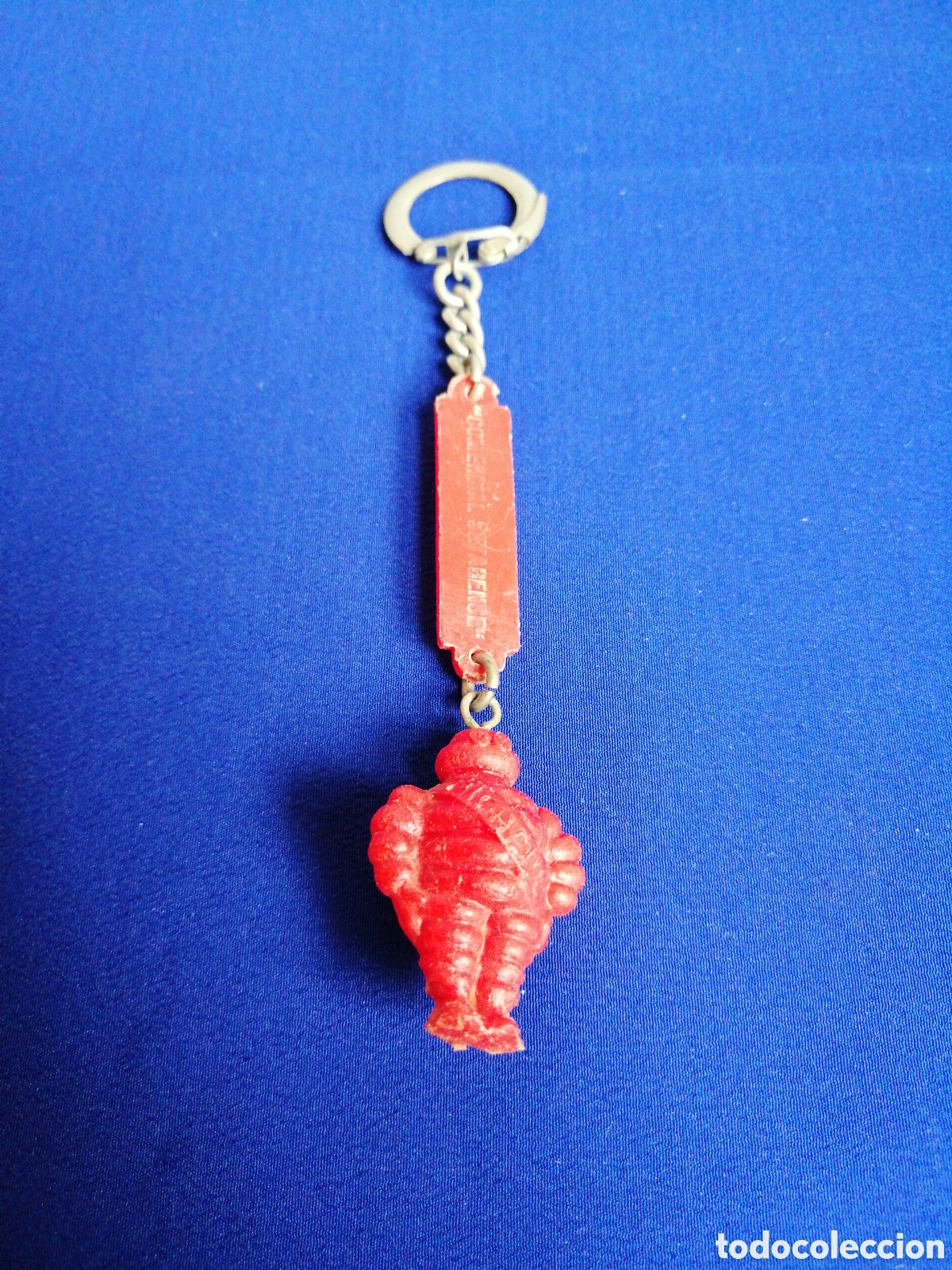 Collection of Keychains: MICHELIN LLAVERO PUBLICIDAD COLOR ROJO