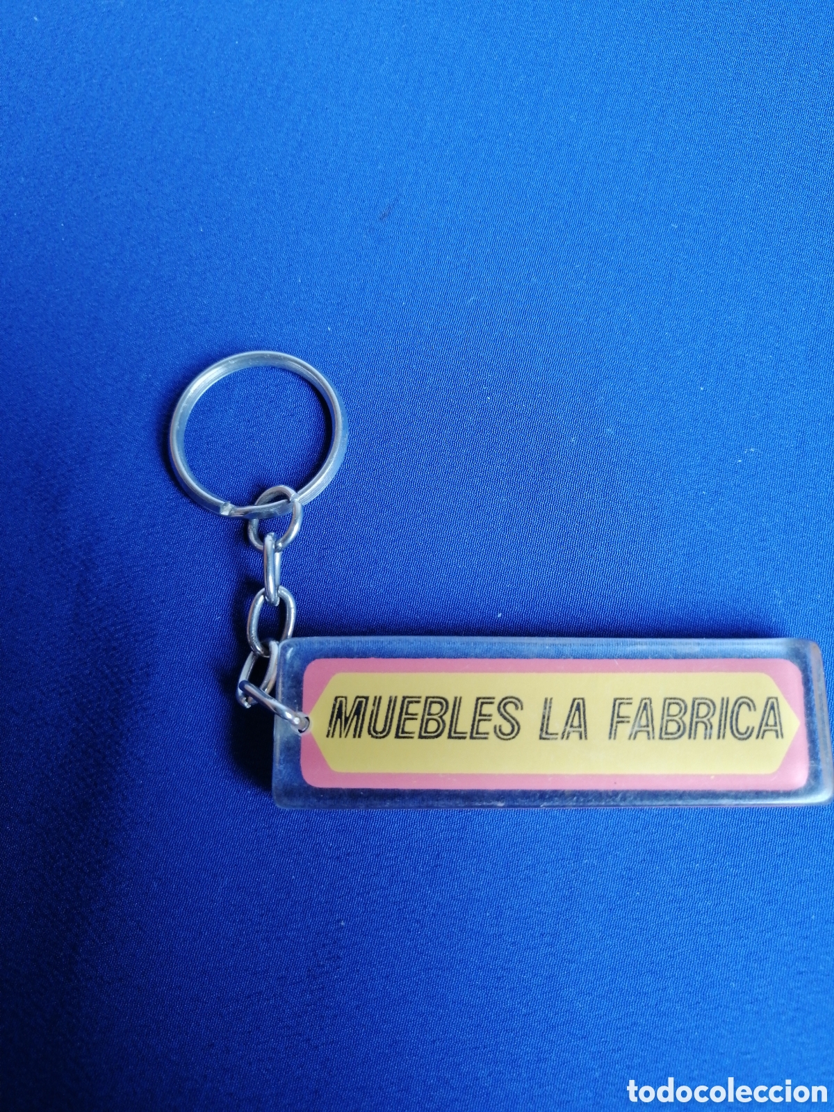 Colecionismo de porta-chaves: MUEBLES LA FABRICA LLAVERO PUBLICIDAD