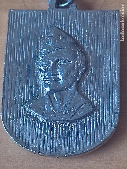 Coleccionismo de llaveros: MILLAN ASTRAY LEGION LLAVERO METAL 4,5 CM ALTO USADO