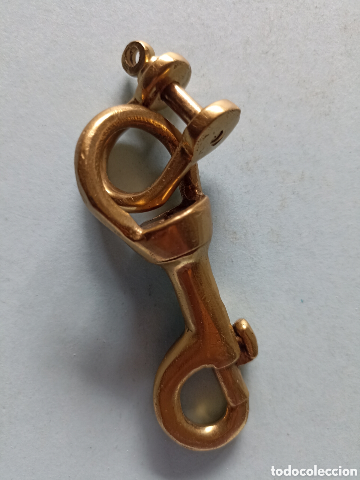 Coleccionismo de llaveros: Llavero mosquet&oacute;n dorado - Foto 1