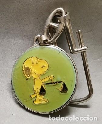 Coleccionismo de llaveros: LLAVERO METALICO ESMALTADO SNOOPY SIGNO LIBRA (DESLUCIDO) - LLAV-18554 - B-656
