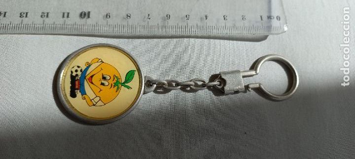 Coleccionismo de llaveros: LLAVERO. NARANJITO. MUNDIAL DE FUTBOL ESPA&Ntilde;A 82. 1982. ELECTROMUEBLES GUILLEN MALAGA
