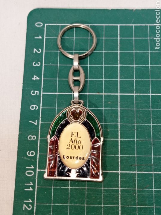 Coleccionismo de llaveros: LLAVERO ESMALTADO VIRGEN DE LOURDES A&Ntilde;O 2000