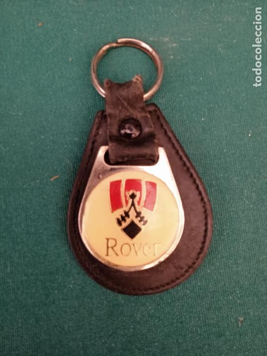 Sammlung von Schl&uuml;sselanh&auml;ngern: ROVER - LOGO METALICO SOBRE CUERO NEGRO