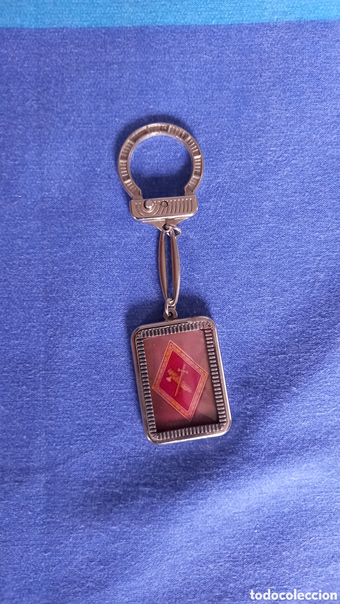 Coleccionismo de llaveros: Llavero de la guardia civil y la virgen del pilar a&ntilde;os 70