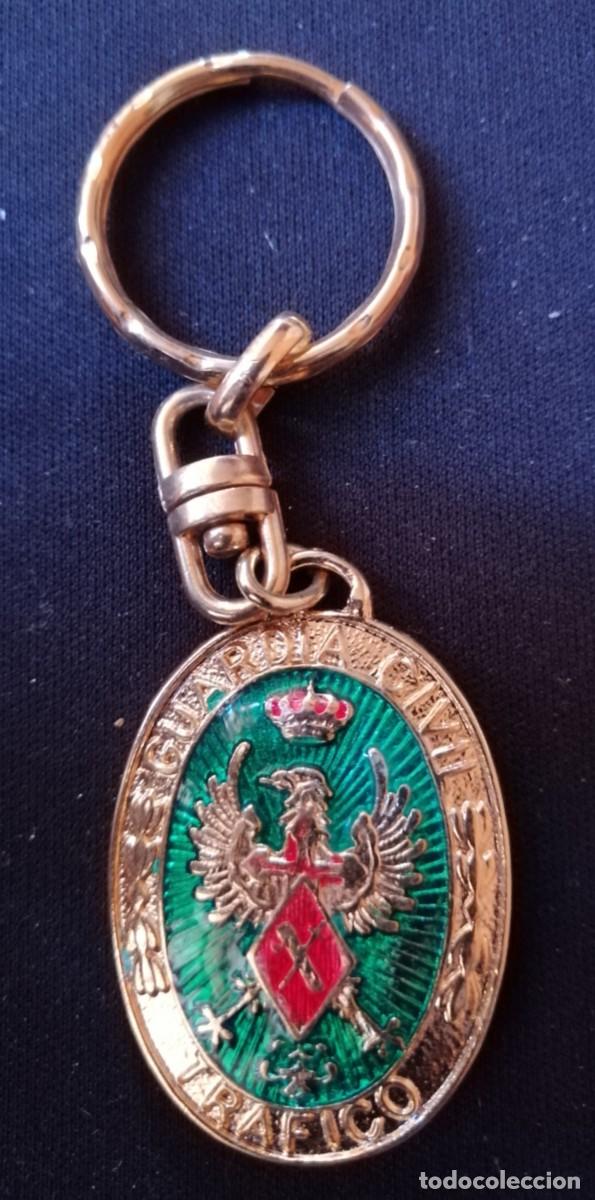 Collection of Keychains: LLAVERO GUARDIA CIVIL TR&Aacute;FICO DESTACAMENTO VILLENA