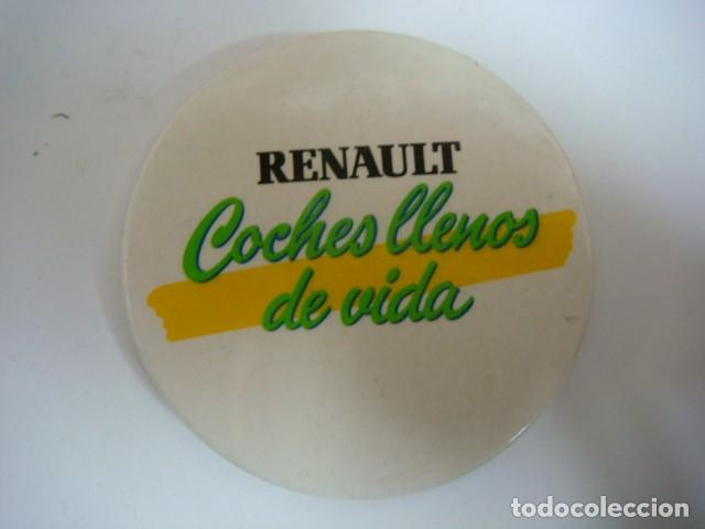 Coleccionismo de llaveros: CHAPA DE RENAULT COCHES LLENOS DE VIDA - Foto 1