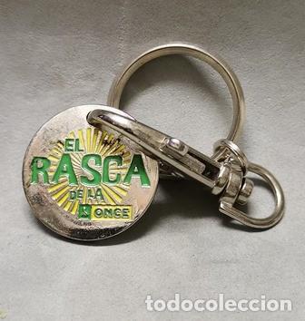 Coleccionismo de llaveros: LLAVERO DE METAL ESMALTADO EL RASCA DE LA ONCE MONEDA CARRITO - LLAV-19406 - B-691