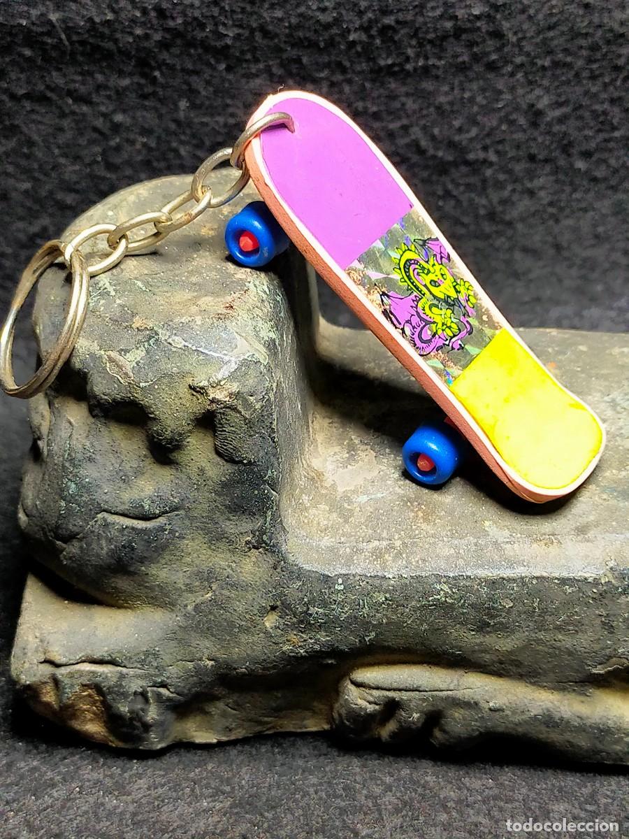 Coleccionismo de llaveros: Llavero Skate Monopat&iacute;n Con Drag&oacute;n Alado y Calavera Atravesada Por Pu&ntilde;al y Serpiente