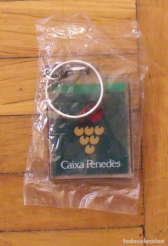 Coleccionismo de llaveros: Caixa Pened&egrave;s. Precintado. De pl&aacute;stico. 9x3 cm. - Foto 1