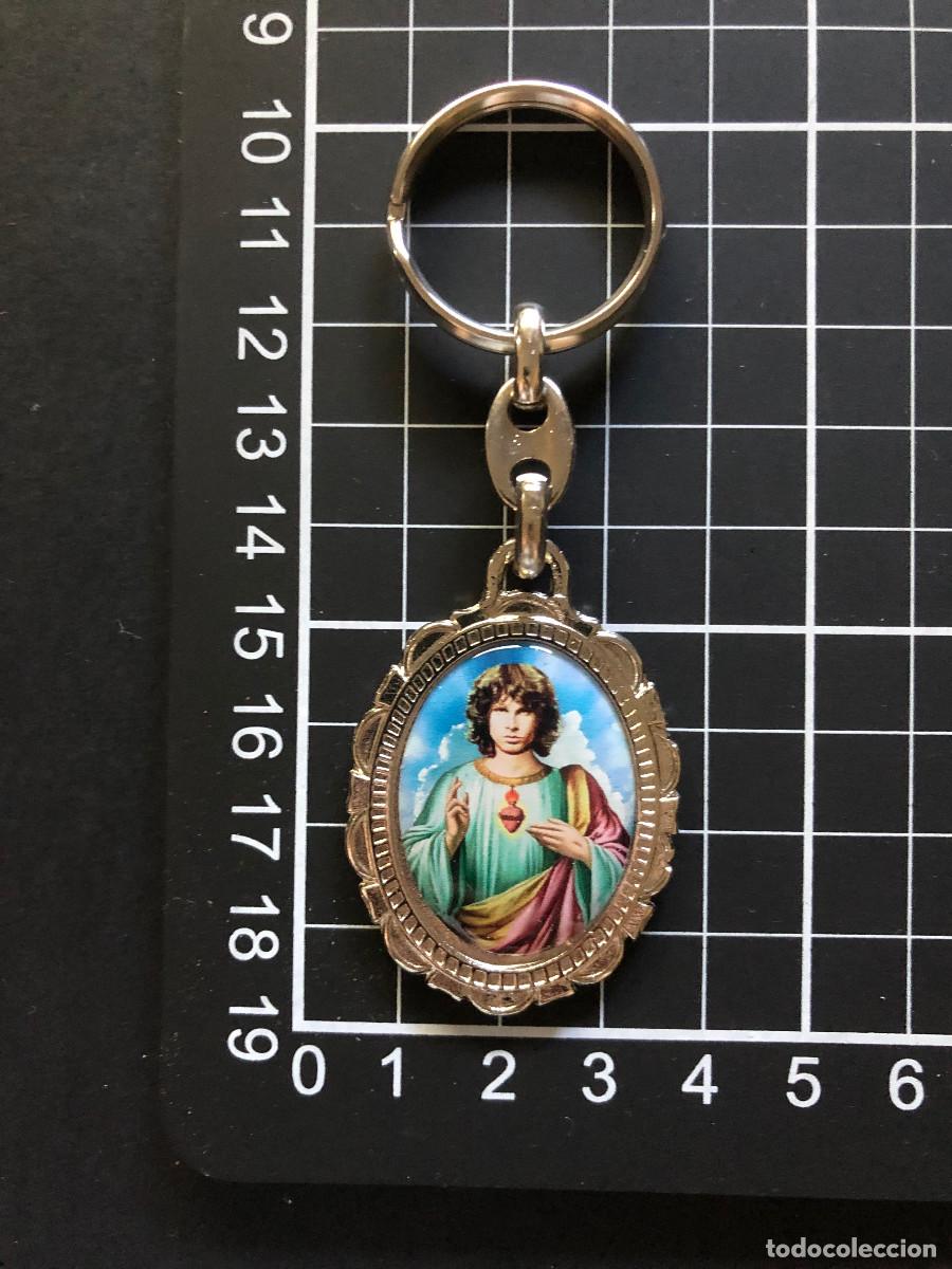 Collectionnisme de portes-cl&eacute;s: LLAVERO JIM MORRISON METAL Y RESINA NUEVO SIN USO