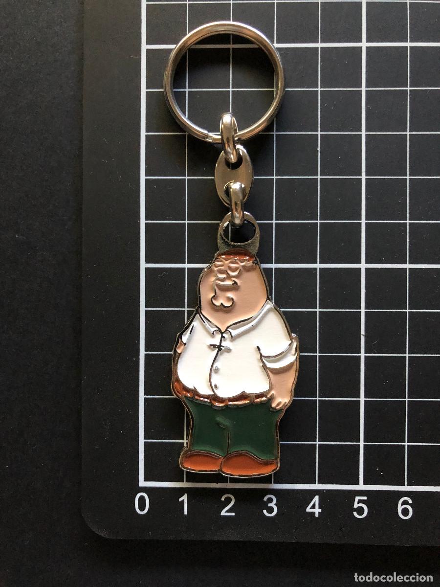 Collectionnisme de portes-cl&eacute;s: LLAVERO PETER FAMILY GUY PADRE DE FAMILIA METALICO ESMALTADO NUEVO Y SIN USO
