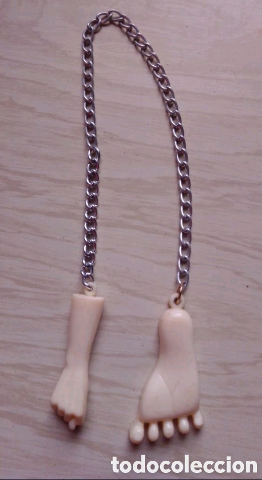 Coleccionismo de llaveros: LLAVERO MANO-PIE con CADENA-VINTAGE - Foto 2