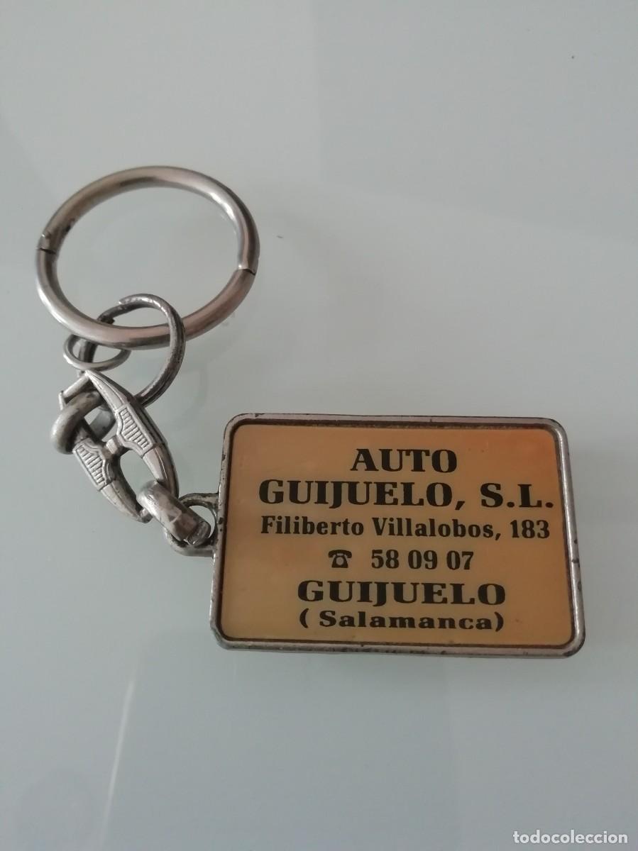 Coleccionismo de llaveros: ANTIGUO LLAVERO METALICO DE GUIJUELO- CONCESIONARIO RENAULT- AUTO GUIJUELO S.L.- A&Ntilde;OS 80