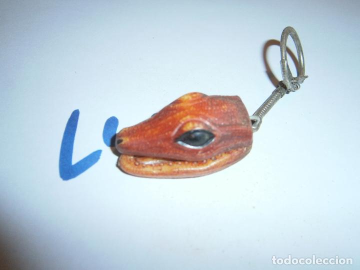 Collection of Keychains: ANTIGUO LLAVERO CABEZA DE COCODRILO Y CUERPO DE MUJER