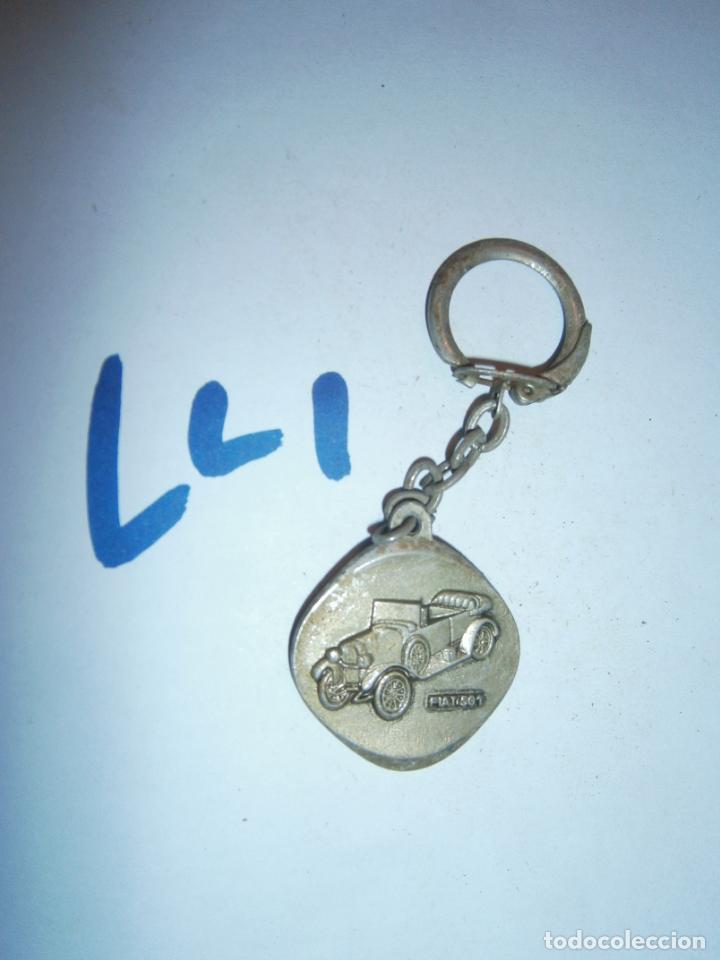 Collection of Keychains: ANTIGUO LLAVERO FIAT (COCHE CLASICO) - ENVIO GRATIS A ESPA&Ntilde;A
