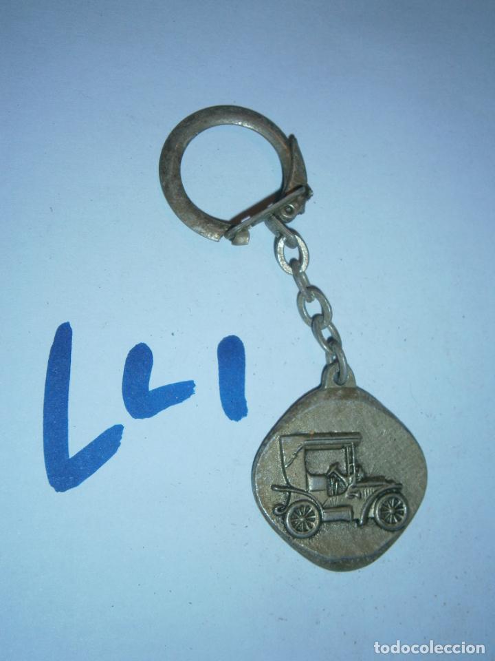 Collection of Keychains: ANTIGUO LLAVERO COCHE - ENVIO GRATIS A ESPA&Ntilde;A