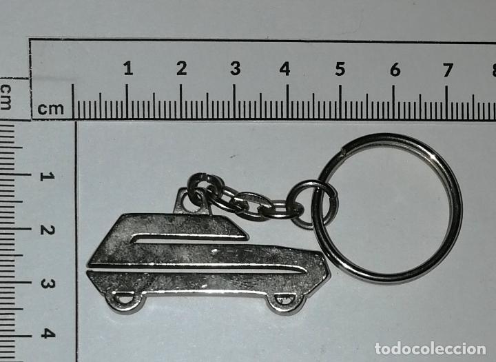 Collectionnisme de portes-cl&eacute;s: LLAVERO METAL. RENAULT SUPERCINCO, R5, R-5. - [ca. 1990]