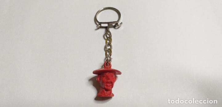 Collection of Keychains: Llavero figura con el busto de chino mandarin. rojo