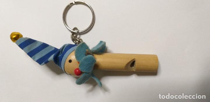 Collectionnisme de portes-cl&eacute;s: Llavero silbato de madera. Artesanal. Payaso