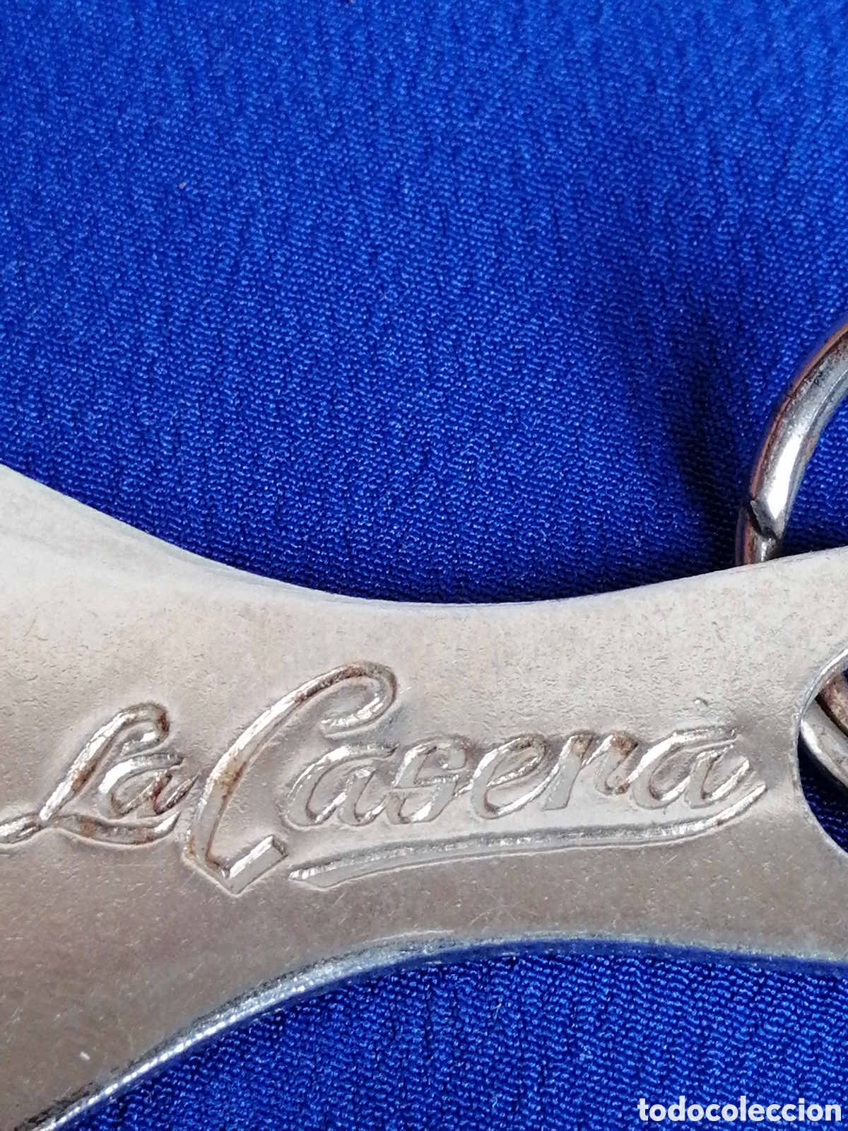 Coleccionismo de llaveros: LA CASERA LLAVERO ABRIDOR ANTIGUO - Foto 2