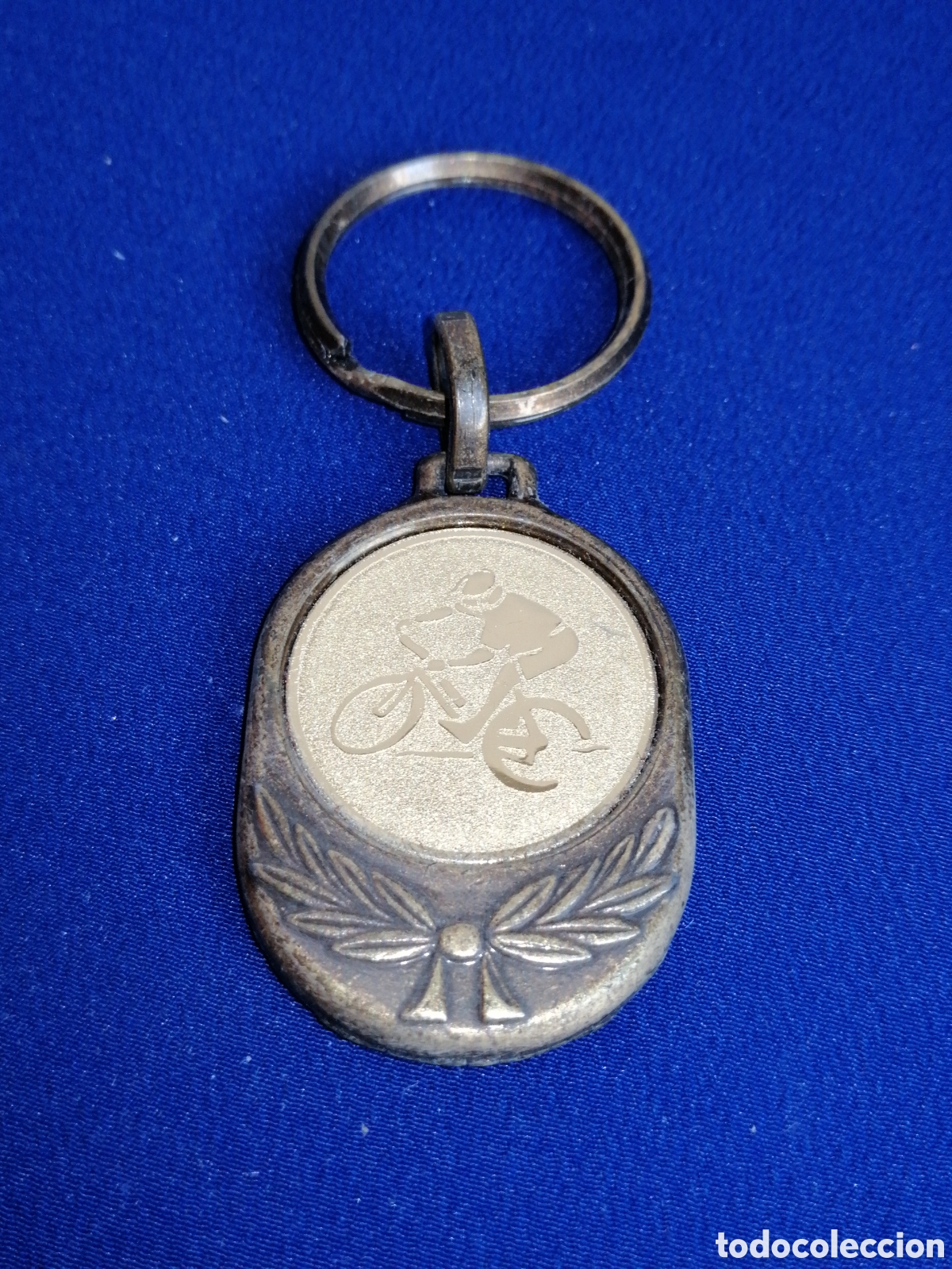 Collection of Keychains: D&Iacute;A DE LA BICICLETA ALBUIXECH LLAVERO