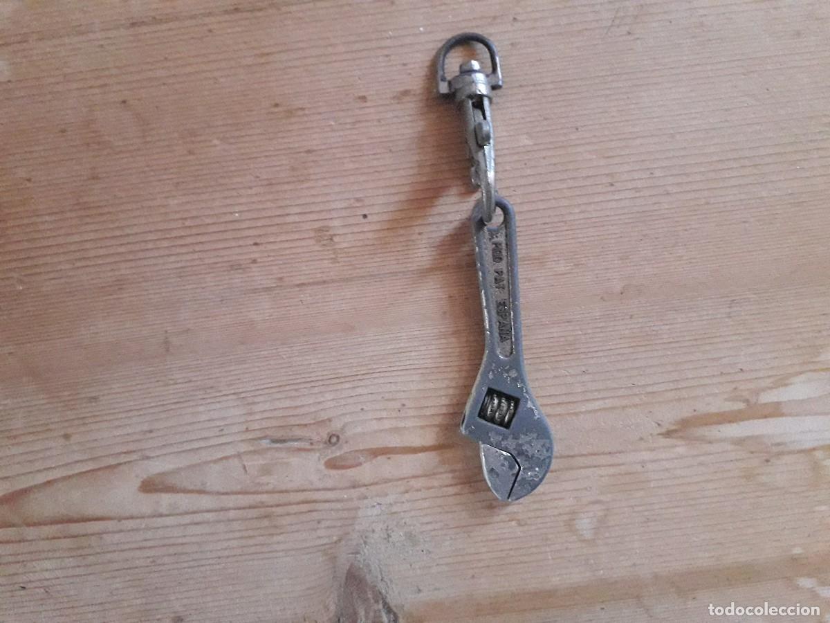 Coleccionismo de llaveros: llavero de llave inglesa.