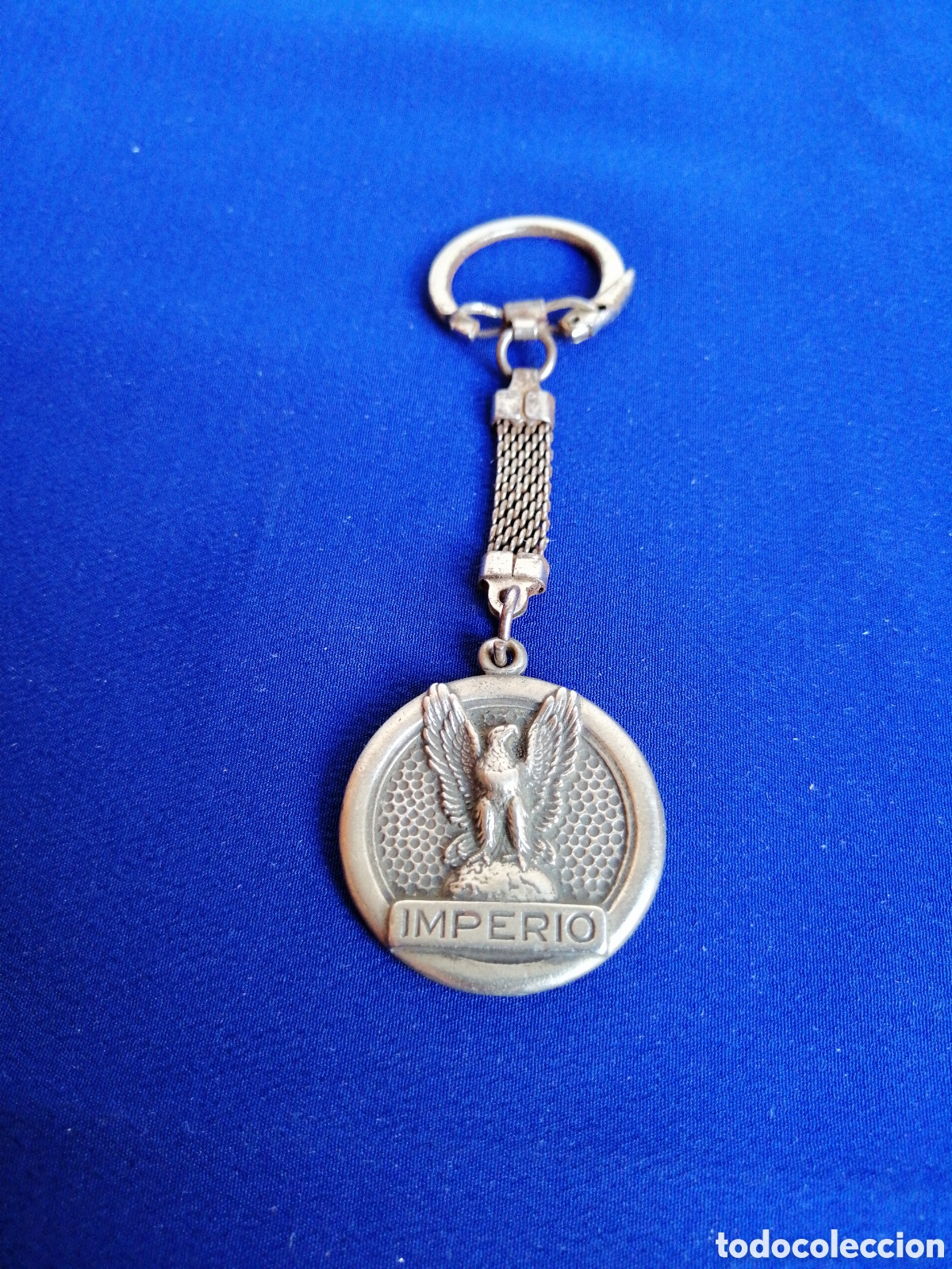 Collection of Keychains: IMPERIO ESTACI&Oacute;N DE SERVICIO LLAVERO ANTIGUO