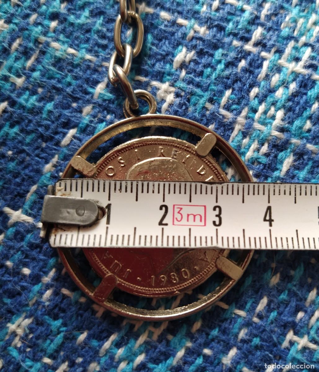 Coleccionismo de llaveros: Llavero moneda mundial 82 - Foto 3