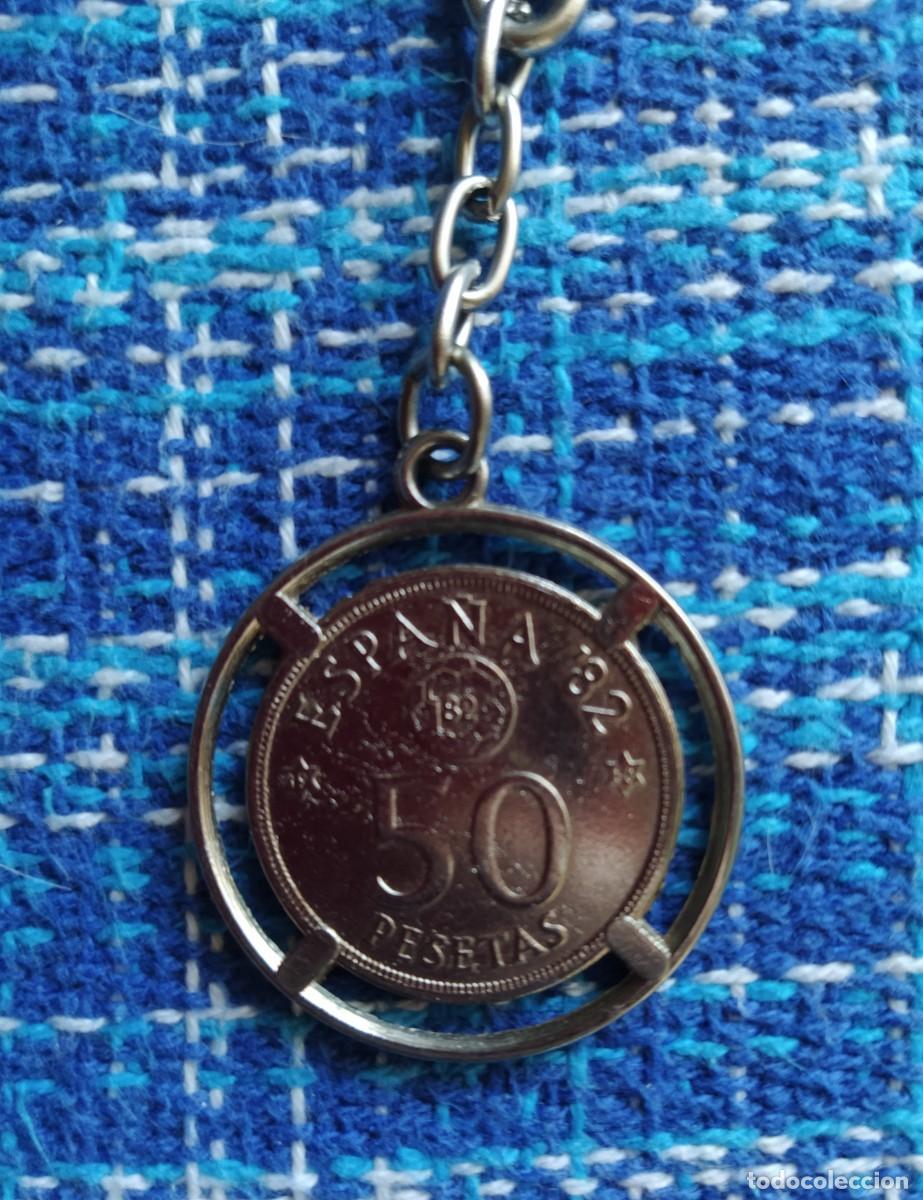 Coleccionismo de llaveros: Llavero moneda mundial 82 - Foto 6