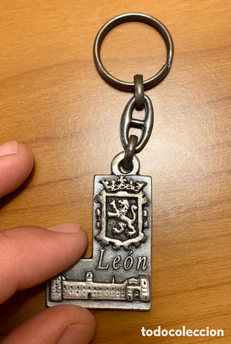 Coleccionismo de llaveros: Llavero de recuerdo de Le&oacute;n - Foto 4
