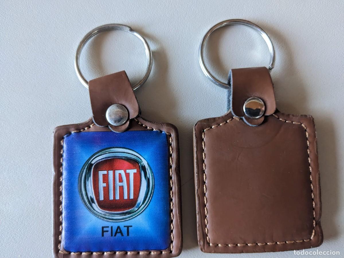 Coleccionismo de llaveros: LLAVERO FIAT - COMPLETO 9 CM LARGO - PIEZA BASE 6,5 X 4,5 CM