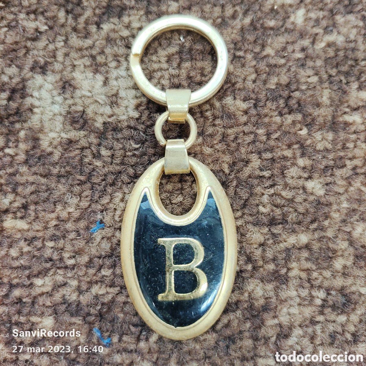 LLAVERO LETRA B