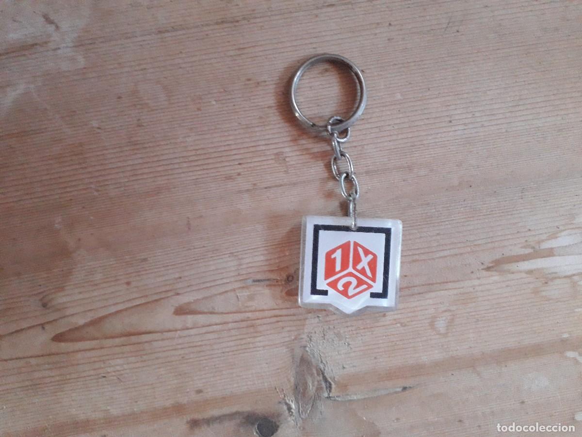 Coleccionismo de llaveros: llavero de publicidad, La Quiniela, futbol.