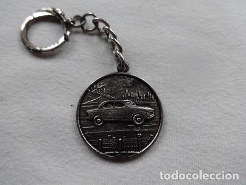 Coleccionismo de llaveros: llavero relieve fiat 1100 no agencia concesionario escudo