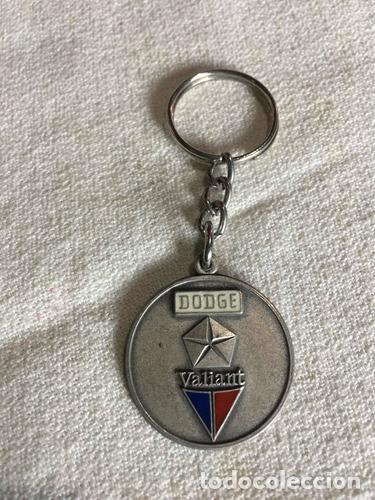 Coleccionismo de llaveros: llavero antiguo dodge valiant metal chrysler