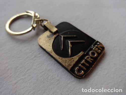 Coleccionismo de llaveros: llavero citroen ami8 mehari 2cv 3cv zx elysee metal escudo