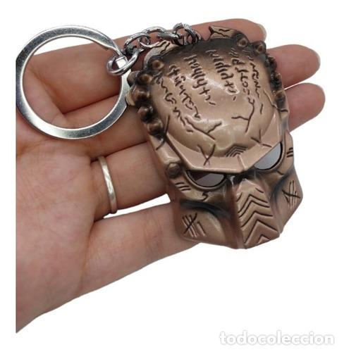 Coleccionismo de llaveros: llavero casco depredador alien vs predator de metal modelo 6