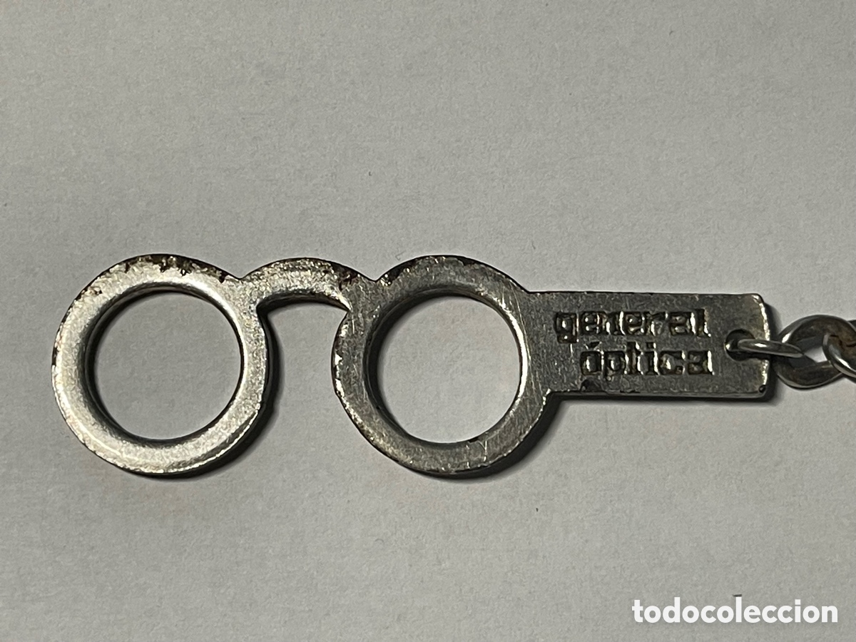 Collection of Keychains: ANTIGUO LLAVERO GENERAL OPTICA DE LOS A&Ntilde;OS 70