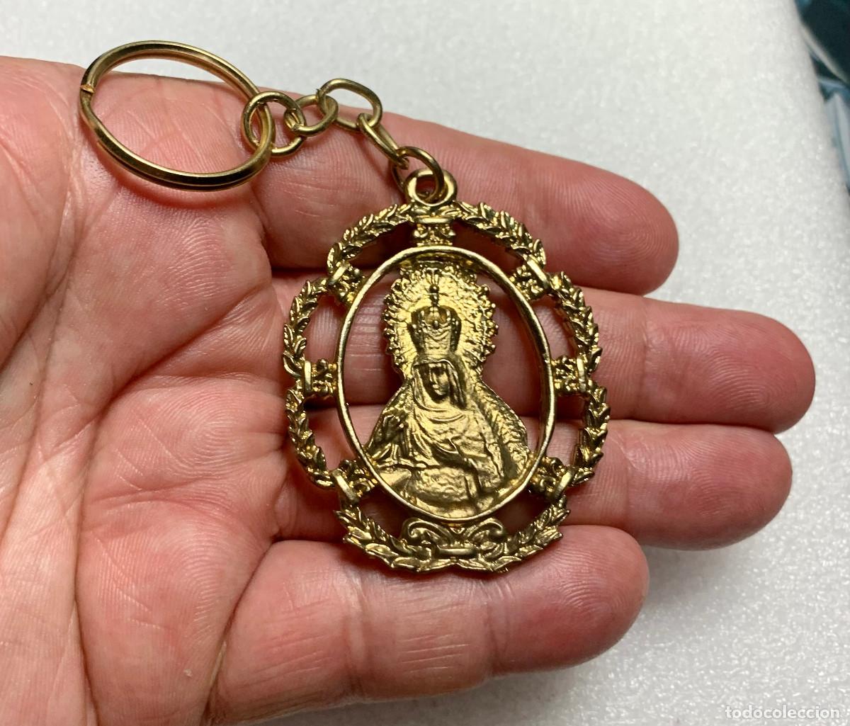 Colecionismo de porta-chaves: 2103.LLAVERO DE METAL MUY GRANDE DE LA VIRGEN MACARENA SEMANA SANTA DE SEVILLA