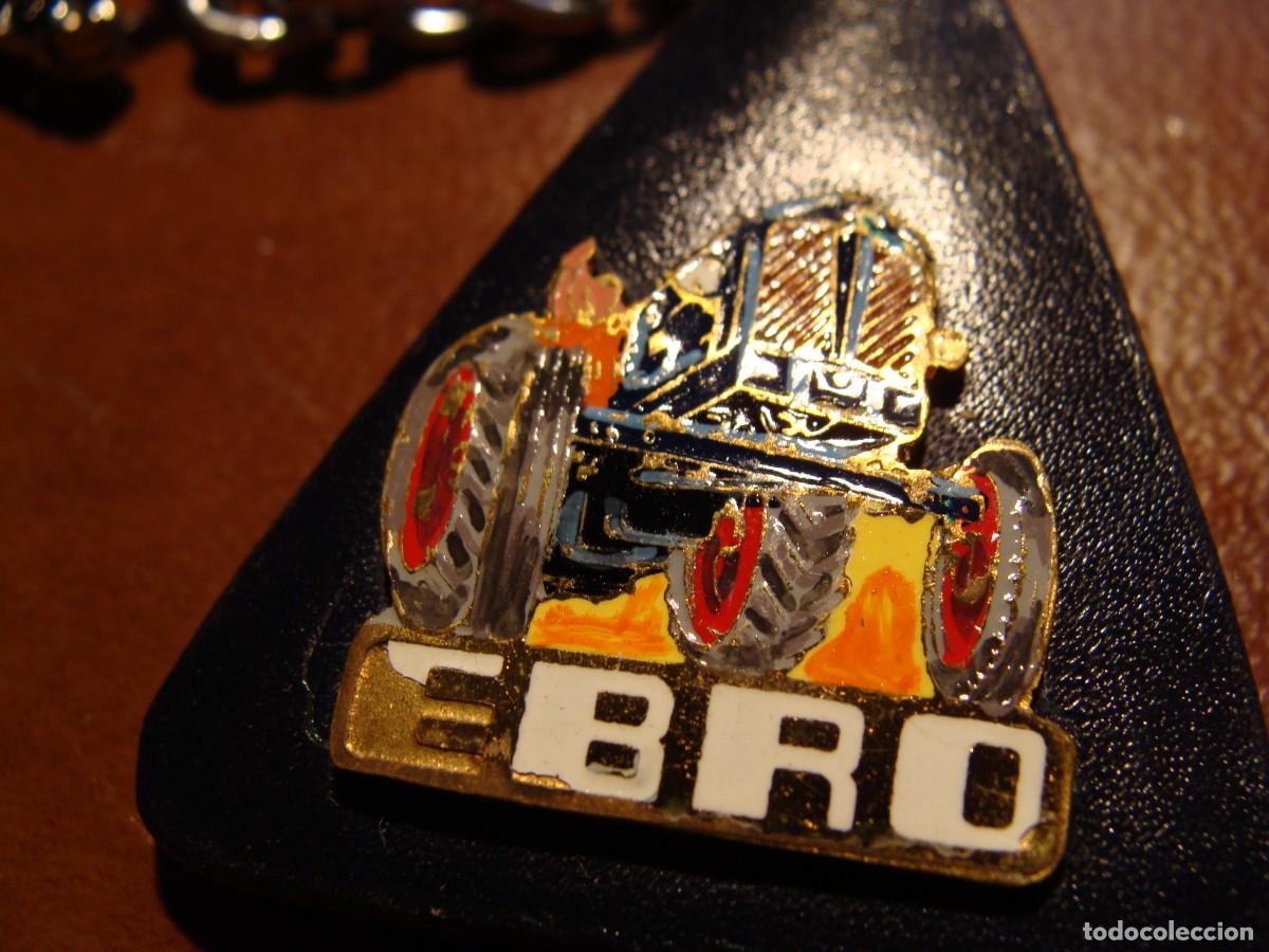 Sammlung von Schl&uuml;sselanh&auml;ngern: ANTIGUO Y PRECIOSO LLAVERO TRACTOR EBRO AGRICOLA A&Ntilde;OS 60 MUY RARO Y BIEN CONSERVADO