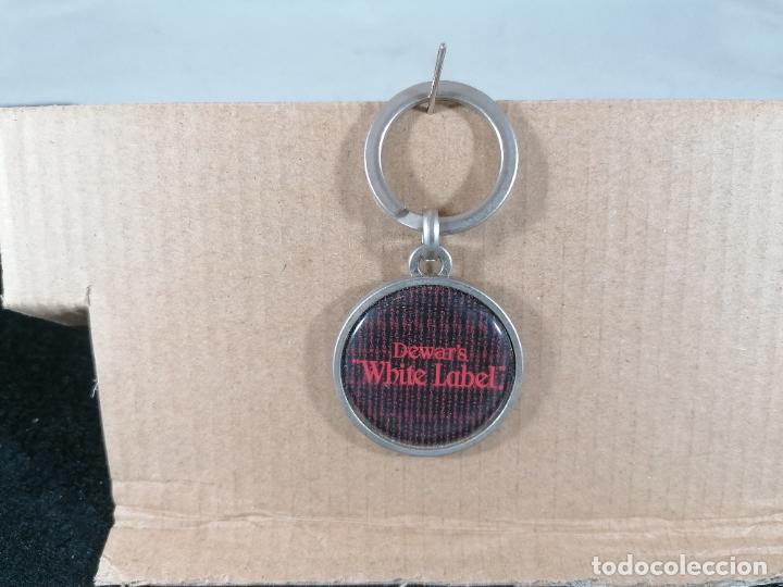 Coleccionismo de llaveros: LLAVERO DEWARS WHITE LABEL WHISKY - Foto 1
