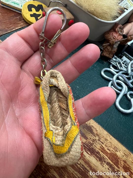Collectionnisme de portes-cl&eacute;s: LLAVERO ZAPATILLA DE ESPARTO