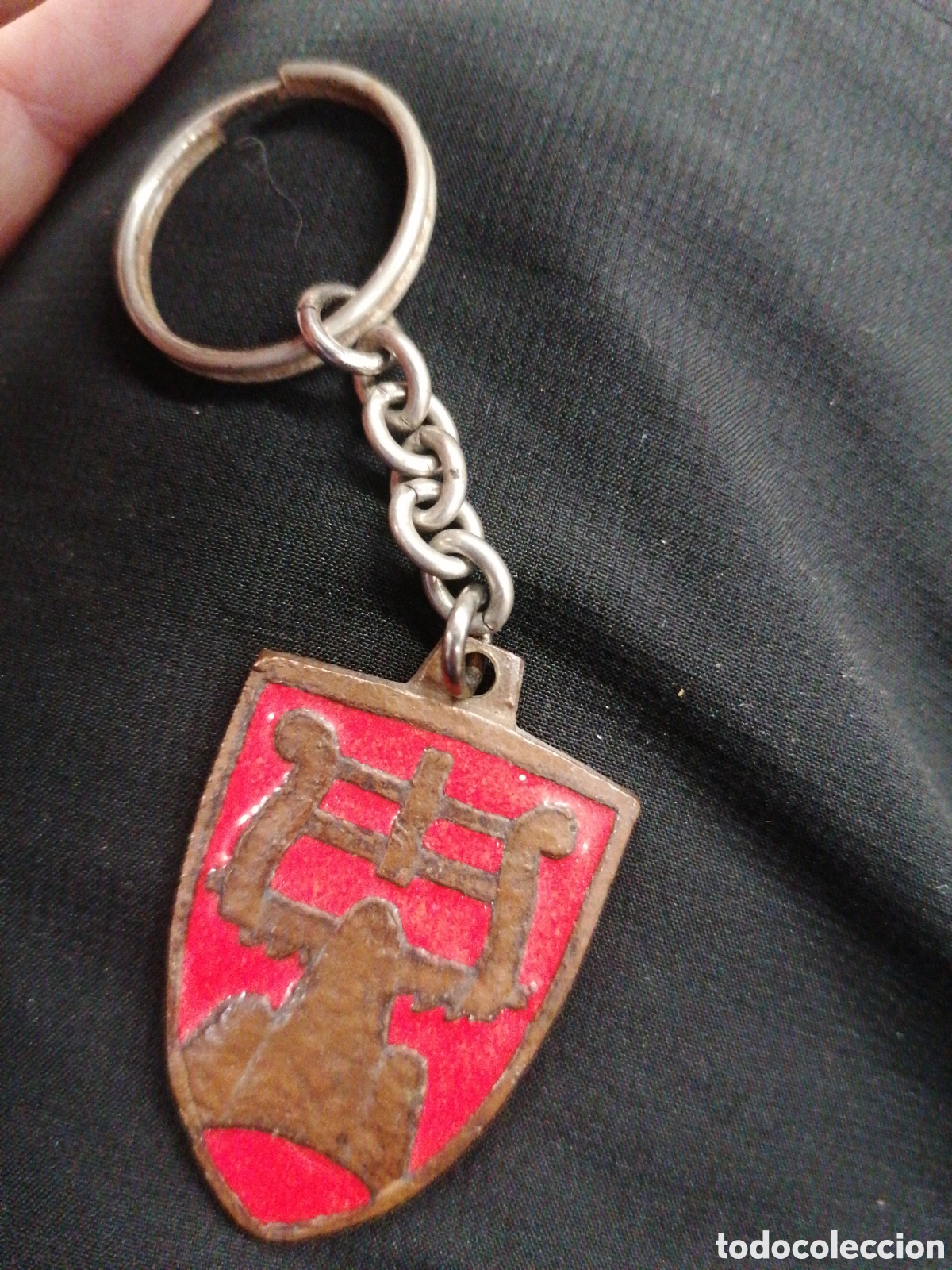 Collection of Keychains: Llavero escudo doble cara motivos de Montserrat