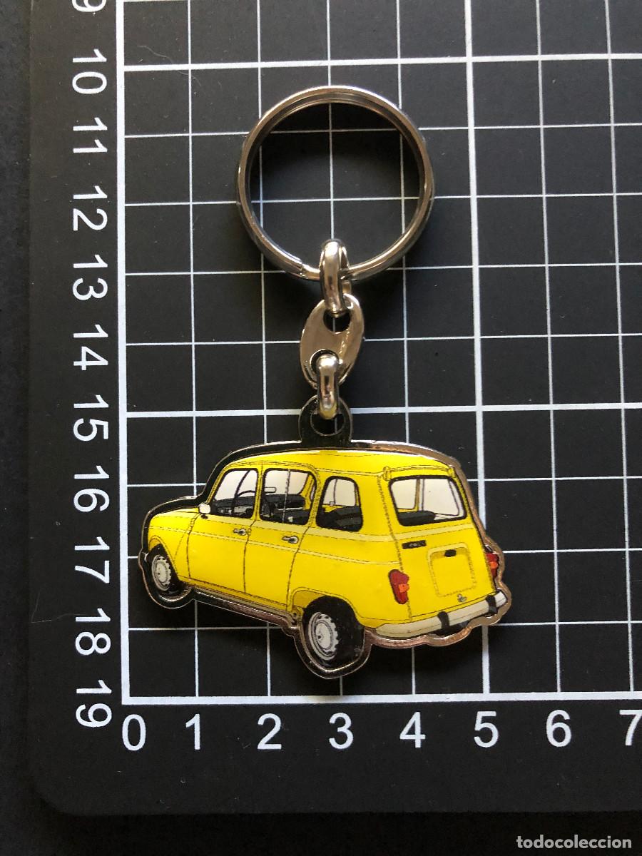 Colecionismo de porta-chaves: LLAVERO RENAULT 4 4 LATAS METAL Y RESINA AMARILLO NUEVO Y SIN USO