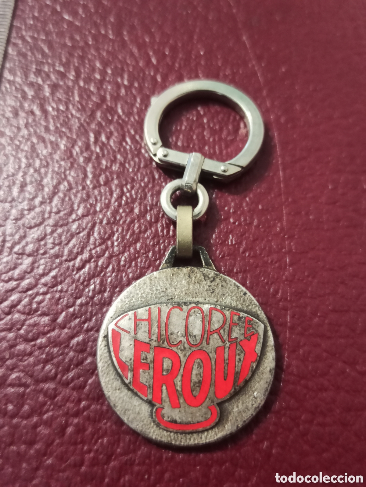 Coleccionismo de llaveros: Antiguo llavero publicitario met&aacute;lico cierre Augis Lyon. La dimensi&oacute;n s&eacute; puede apreciar en las fotos